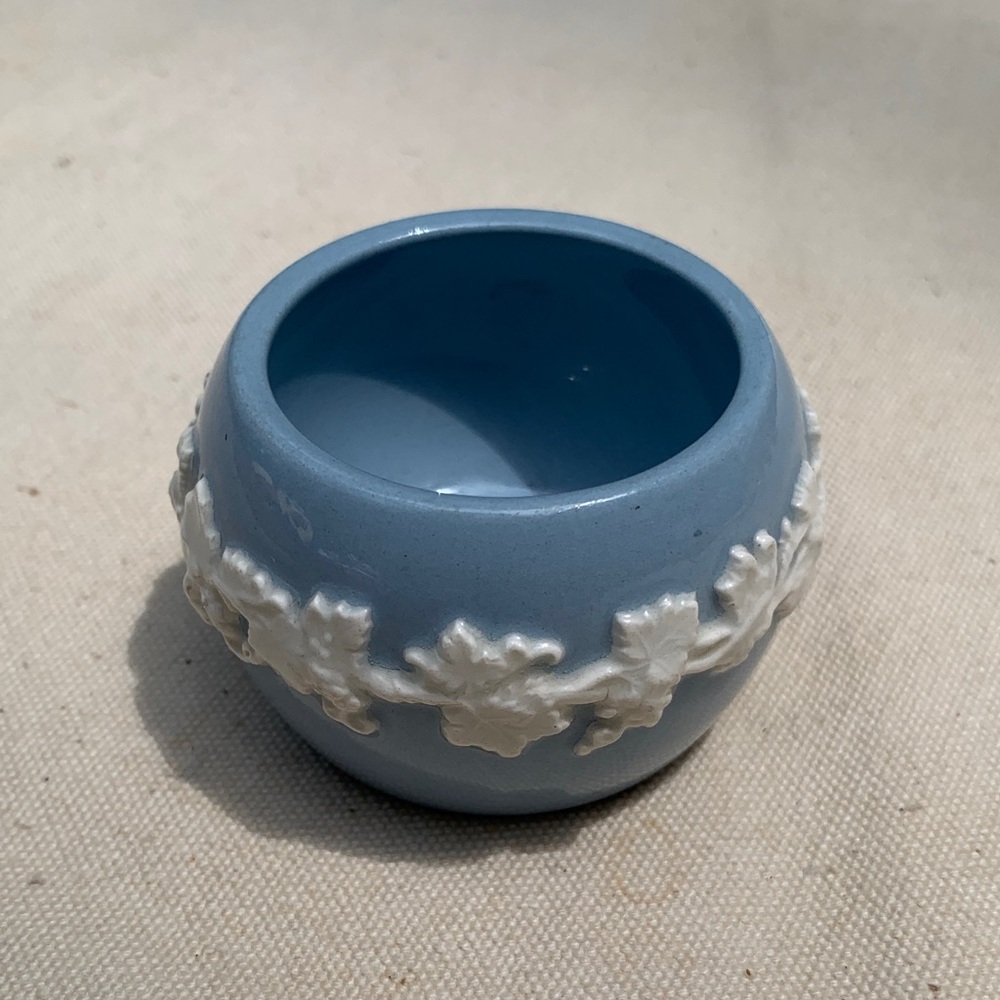 Small Vintage Wedgewood Catchall dish